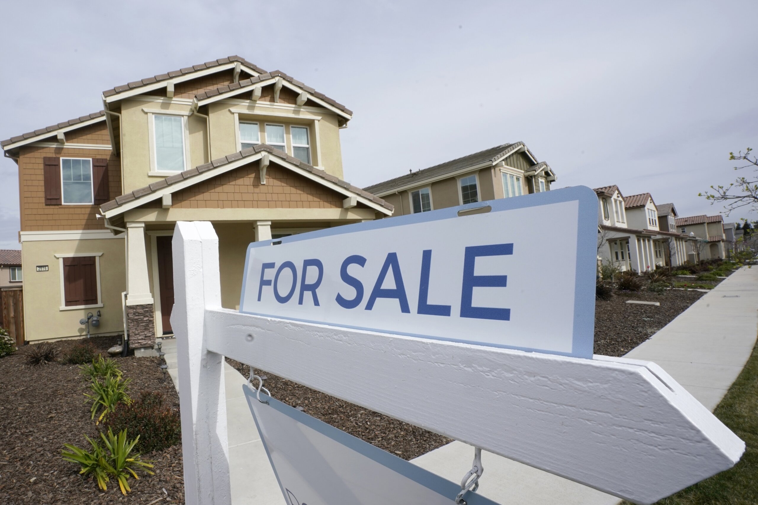 Average rate on a 30-year mortgage climbs to 6.85%, highest since July, as bond yields keep rising